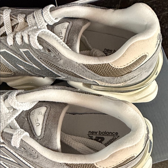 New Balance 9060!  Sold out everywhere! Women’s 9.5, Men’s 8.  Unisex shoe - Picture 6 of 11